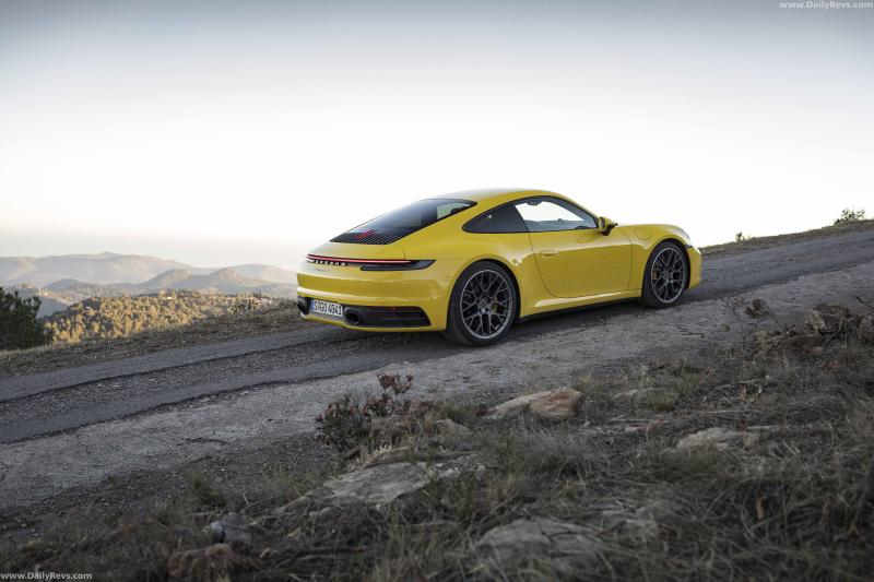 Наслаждаясь драйвом Porsche 911 Carrera 4S: 15 путей к идеальному вождению