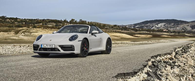 Наслаждаясь драйвом Porsche 911 Carrera 4S: 15 путей к идеальному вождению