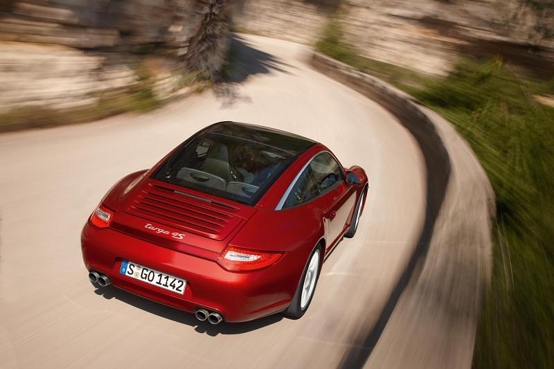 Наслаждаясь драйвом Porsche 911 Carrera 4S: 15 путей к идеальному вождению