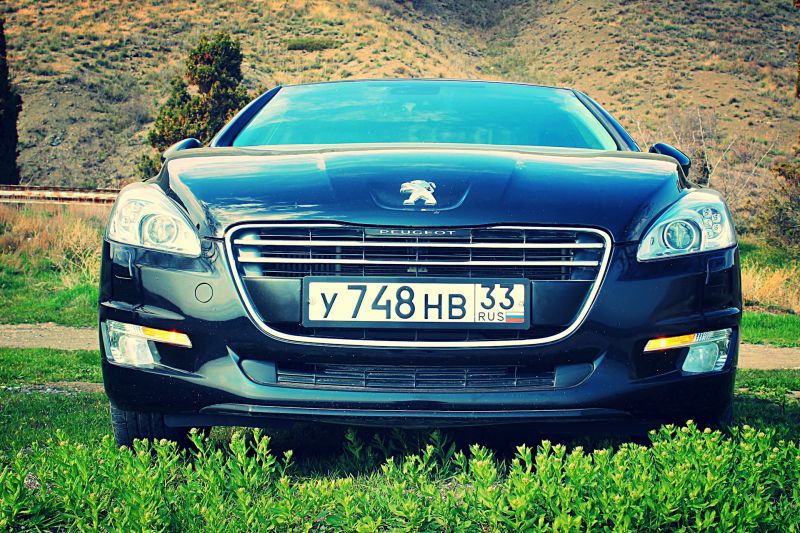 Peugeot 508: как выглядят новая решётка радиатора и фары после рестайлинга