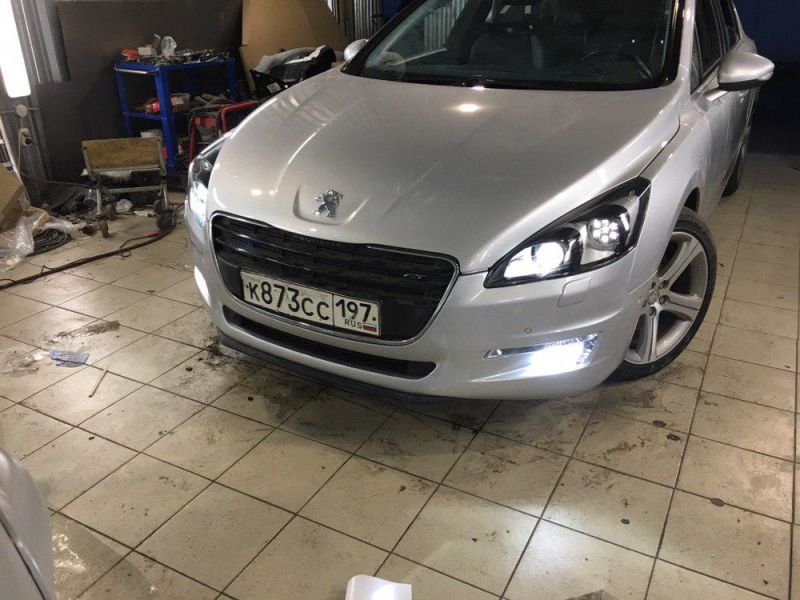 Peugeot 508: как выглядят новая решётка радиатора и фары после рестайлинга