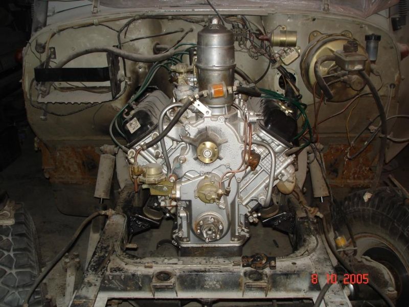 Ваш двигатель V8 так силен, что готов привести УАЗика в движение