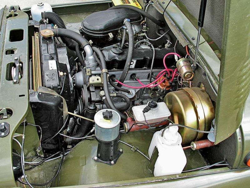 Ваш двигатель V8 так силен, что готов привести УАЗика в движение