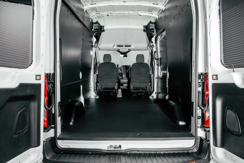 Всё о Ford Transit Van: какая интересная техника внутри