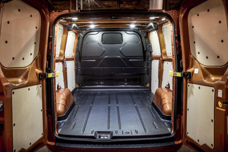 Всё о Ford Transit Van: какая интересная техника внутри