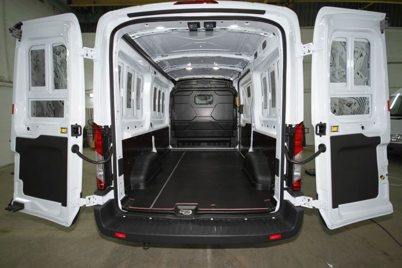 Всё о Ford Transit Van: какая интересная техника внутри