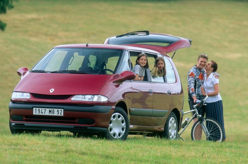 Выбрать идеальный автомобиль от Renault: преимущества и недостатки моделей Espace и других минивэнов