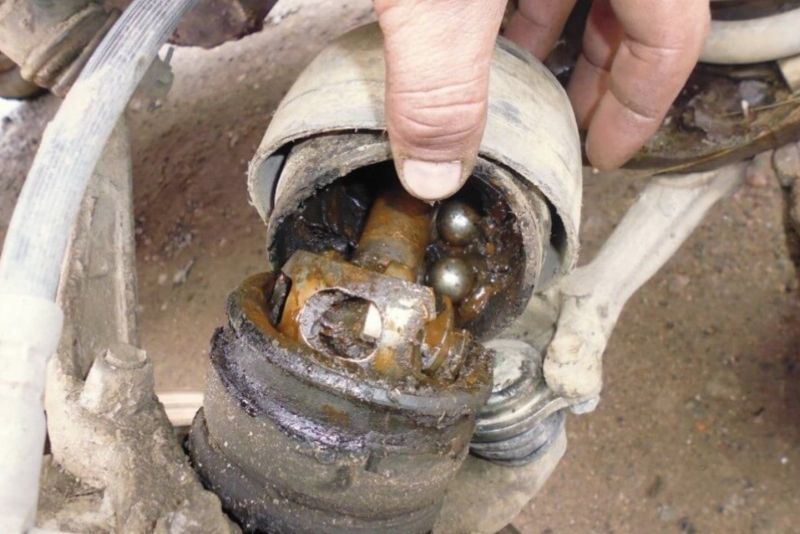 Зачем нужна граната в автомобиле и как она работает