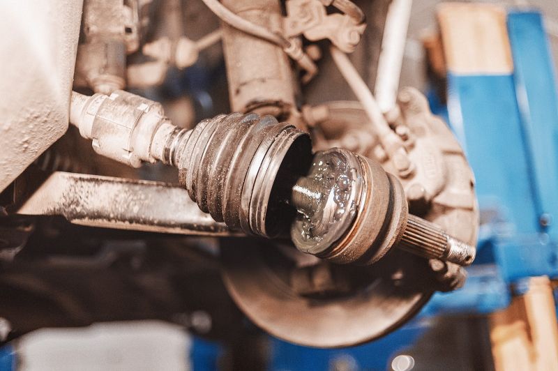 Зачем нужна граната в автомобиле и как она работает