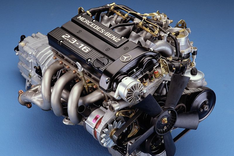 Зачем выбирают мотор W18 для Mercedes S800: подробнее о самом мощном двигателе