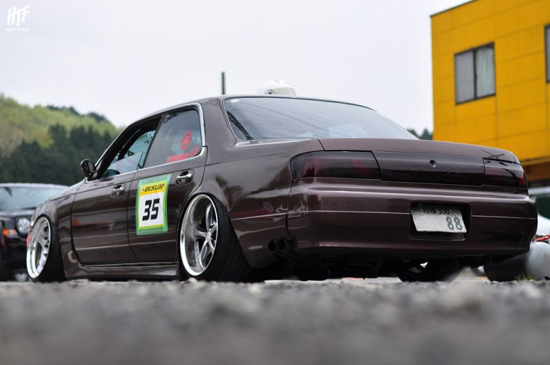 Загадочный Nissan Laurel C34 1986 года: что на самом деле скрывает этот культовый автомобиль