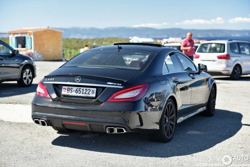 Знаете ли вы все о Mercedes CLS: что вам расскажет легендарный банан